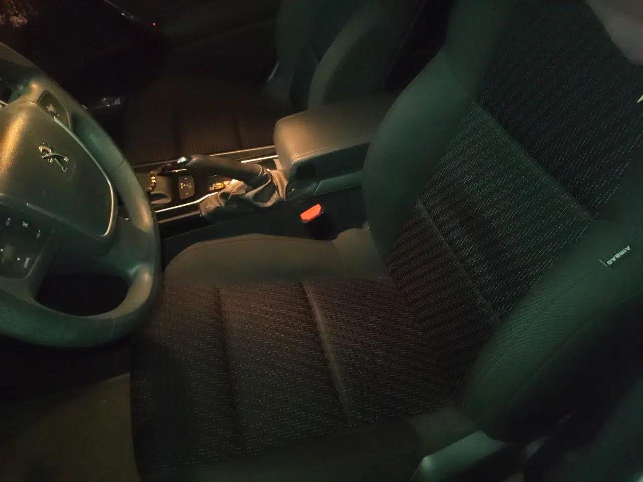 Peugeot 508 2013 2.0L 2nd Anniversary Edition with Automatic Sunroof – Classic Version — миниатюра 15