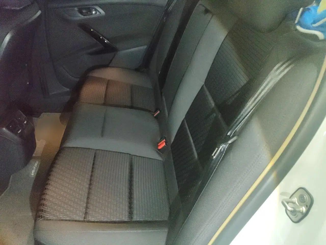 Peugeot 508 2013 2.0L 2nd Anniversary Edition with Automatic Sunroof – Classic Version — миниатюра 17