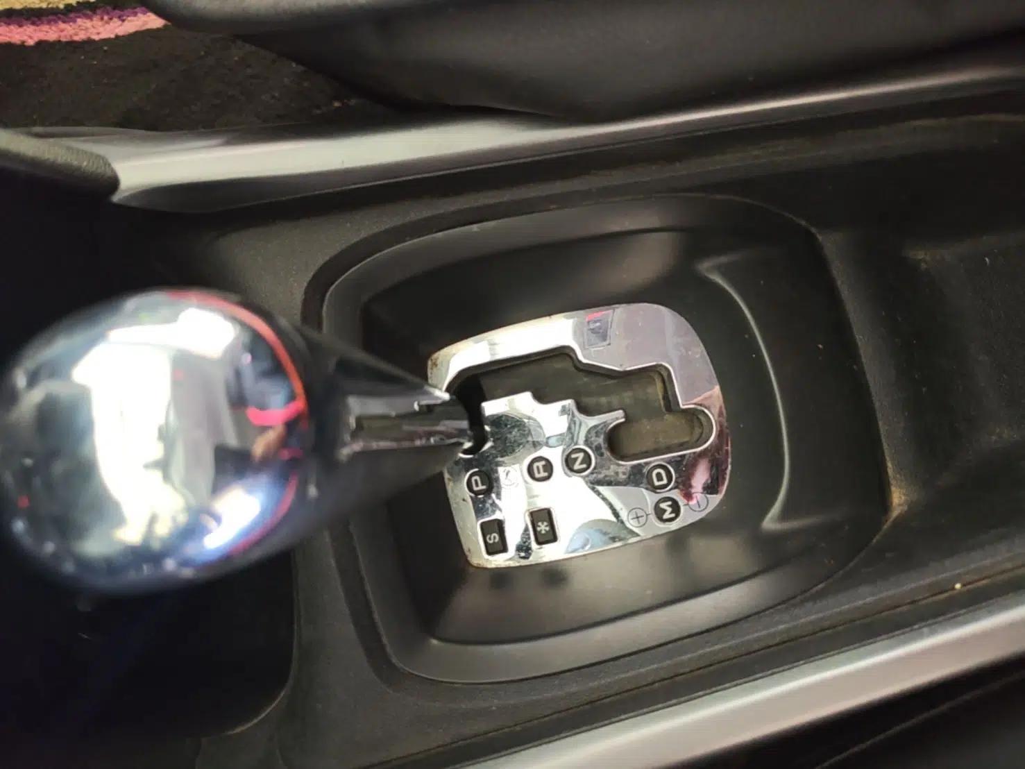 Peugeot 2008 2014 1.6L Automatic Trend Edition — миниатюра 16