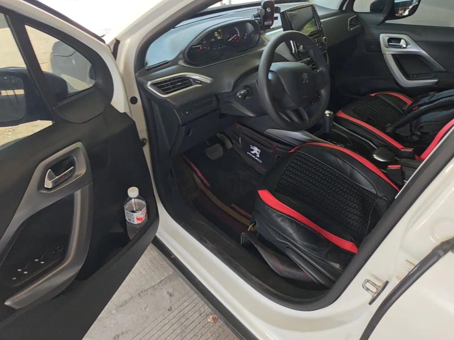 Peugeot 2008 2014 1.6L Automatic Trend Edition — миниатюра 18
