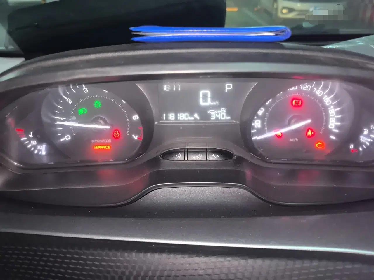 Peugeot 2008 2014 1.6L Automatic Trend Edition — миниатюра 11