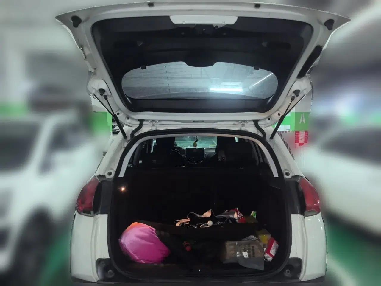 Peugeot 2008 2014 1.6L Automatic Trend Edition — миниатюра 19