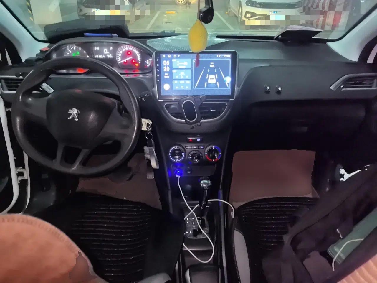 Peugeot 2008 2014 1.6L Automatic Trend Edition — миниатюра 9