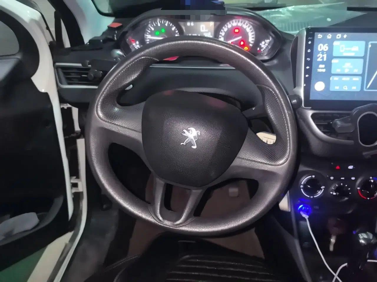 Peugeot 2008 2014 1.6L Automatic Trend Edition — миниатюра 10