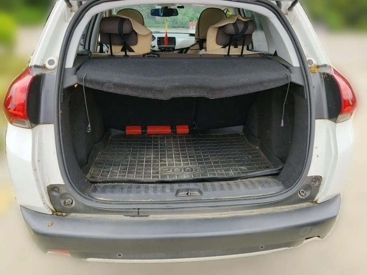 Peugeot 2008 2014 1.6L Automatic Navigation Edition — миниатюра 19