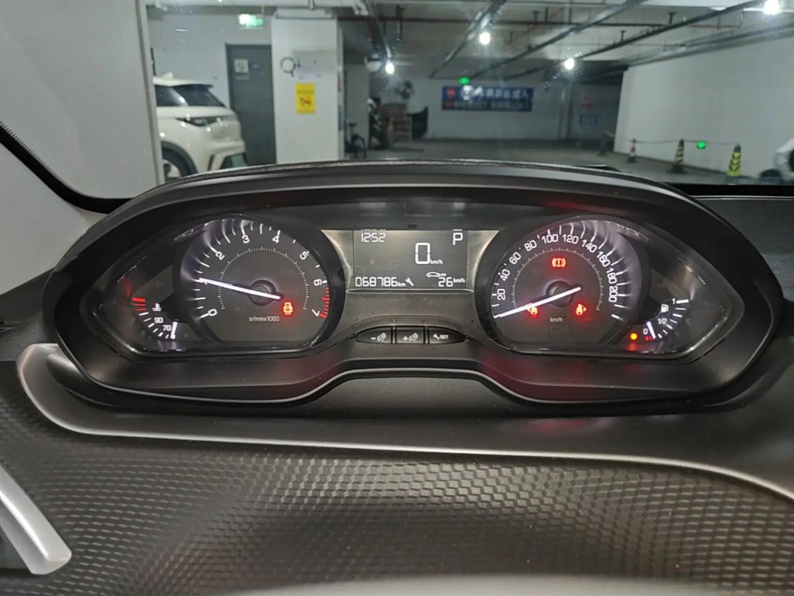 Peugeot 2008 2014 1.6L Automatic Trend Edition — миниатюра 14