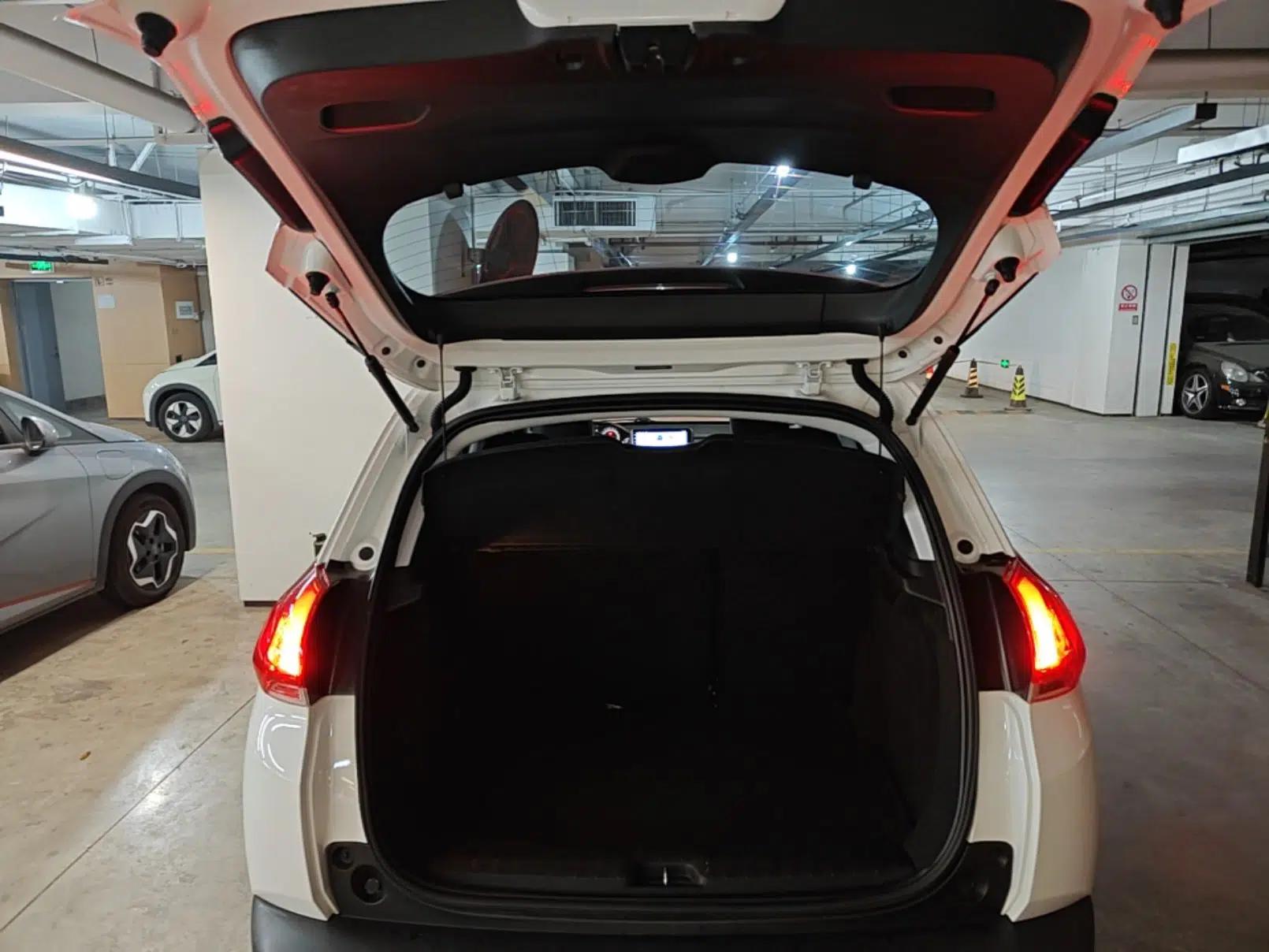 Peugeot 2008 2014 1.6L Automatic Trend Edition — миниатюра 22