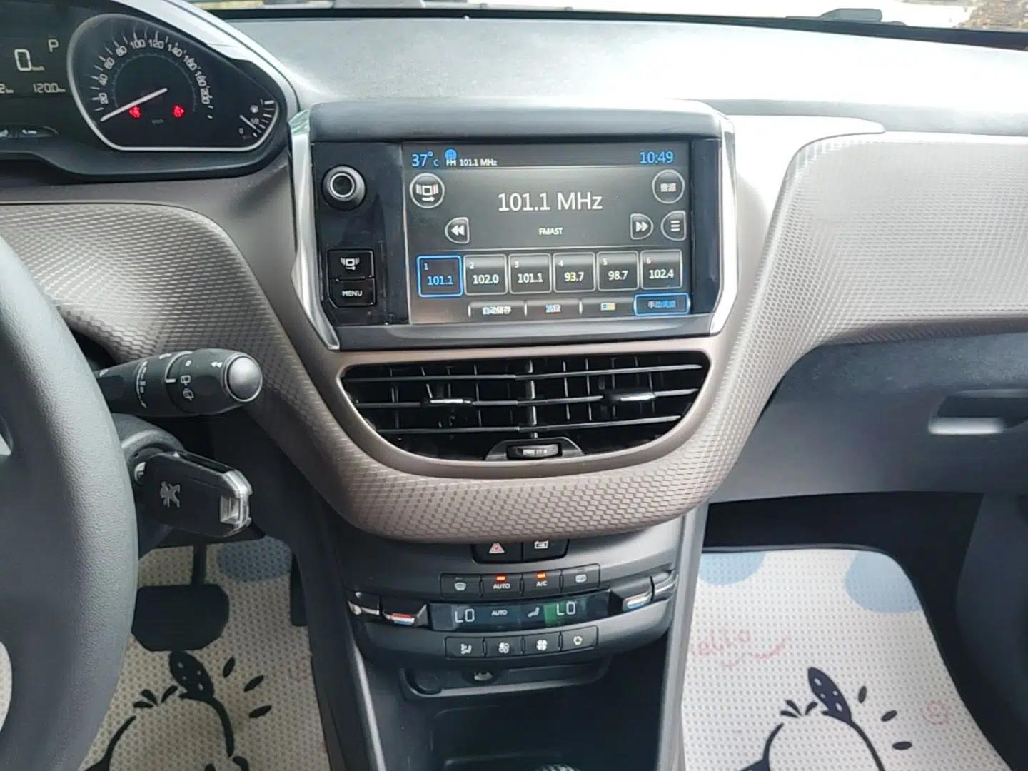 Peugeot 2008 2014 1.6L Automatic Fashion Edition — миниатюра 20