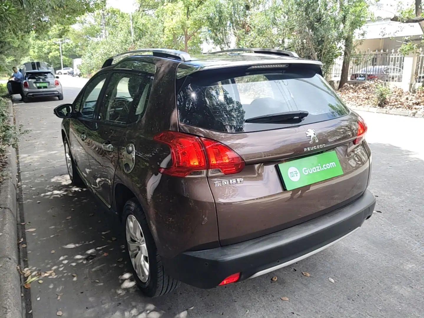 Peugeot 2008 2014 1.6L Automatic Fashion Edition — миниатюра 4