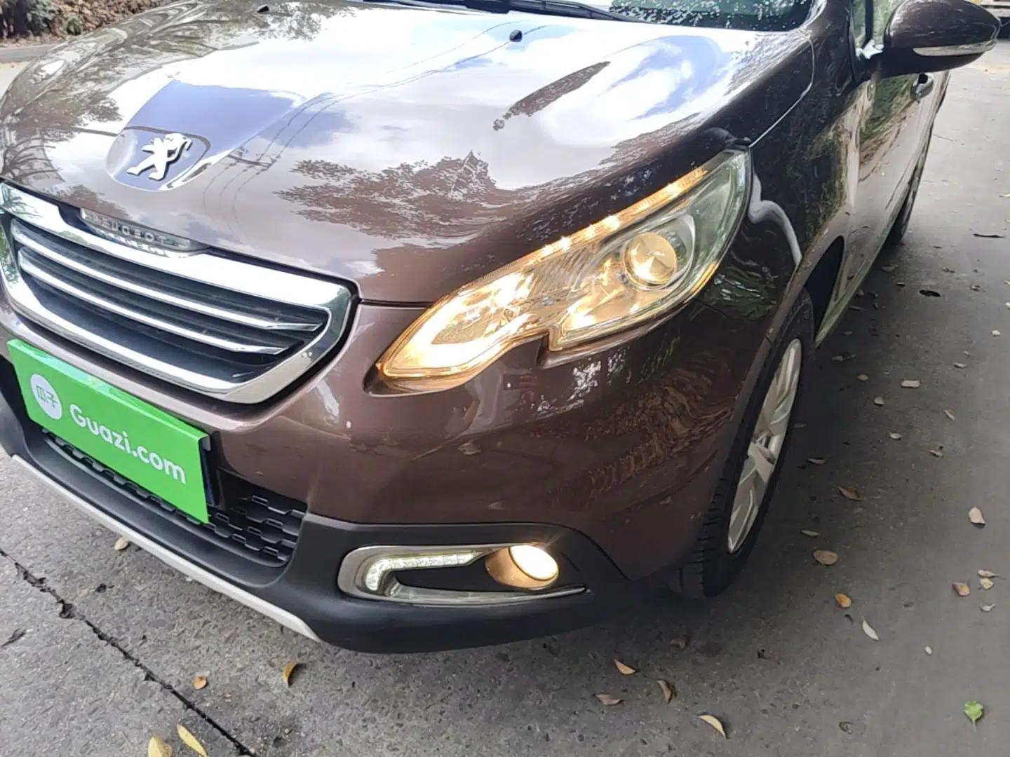 Peugeot 2008 2014 1.6L Automatic Fashion Edition — миниатюра 8