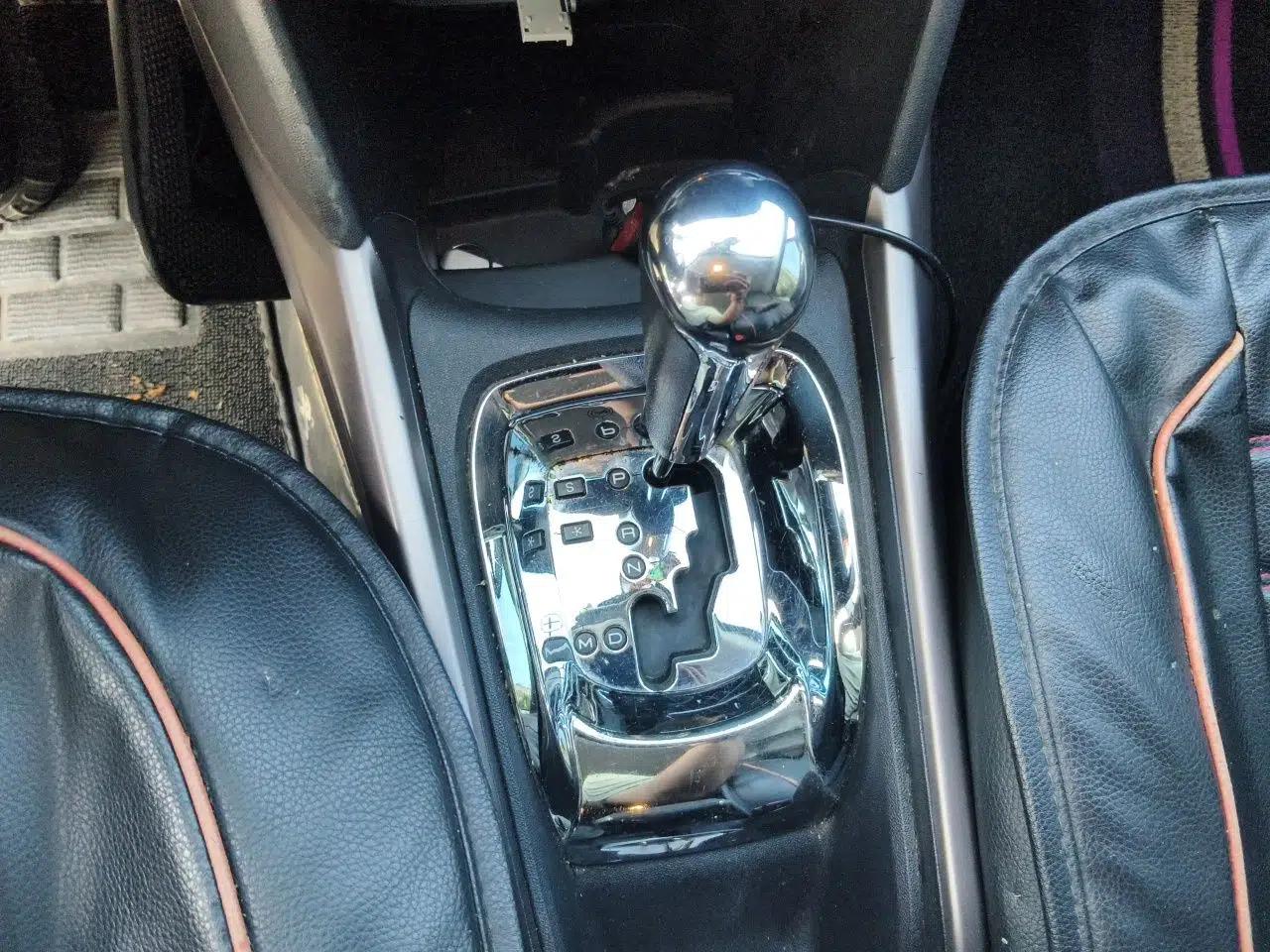 Peugeot 2008 2014 1.6L Automatic Fashion Edition — миниатюра 14