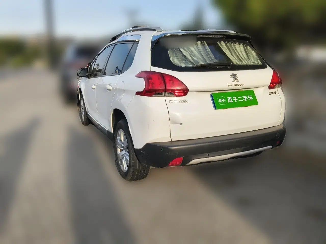 Peugeot 2008 2014 1.6L Automatic Fashion Edition — миниатюра 4