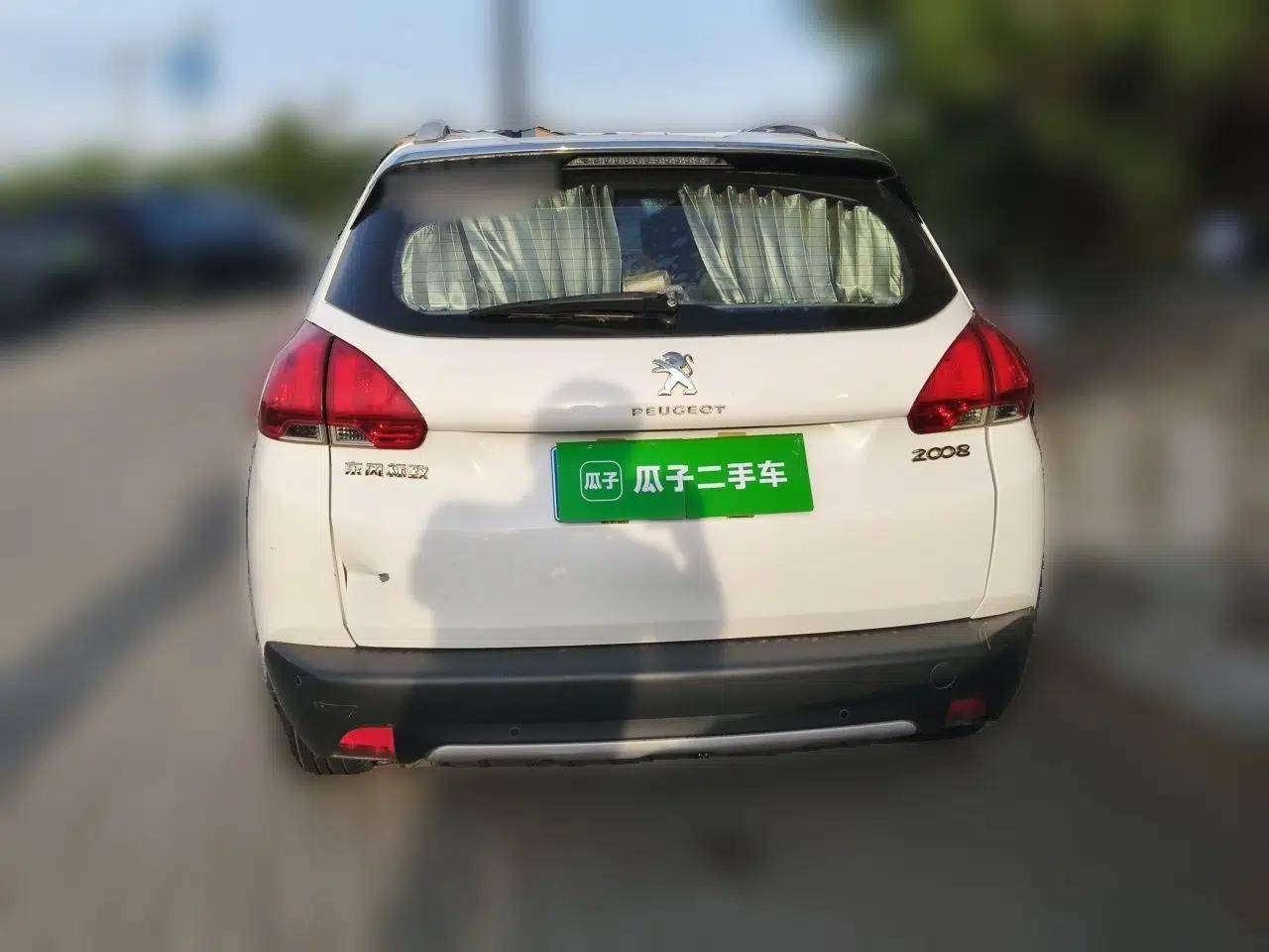 Peugeot 2008 2014 1.6L Automatic Fashion Edition — миниатюра 5