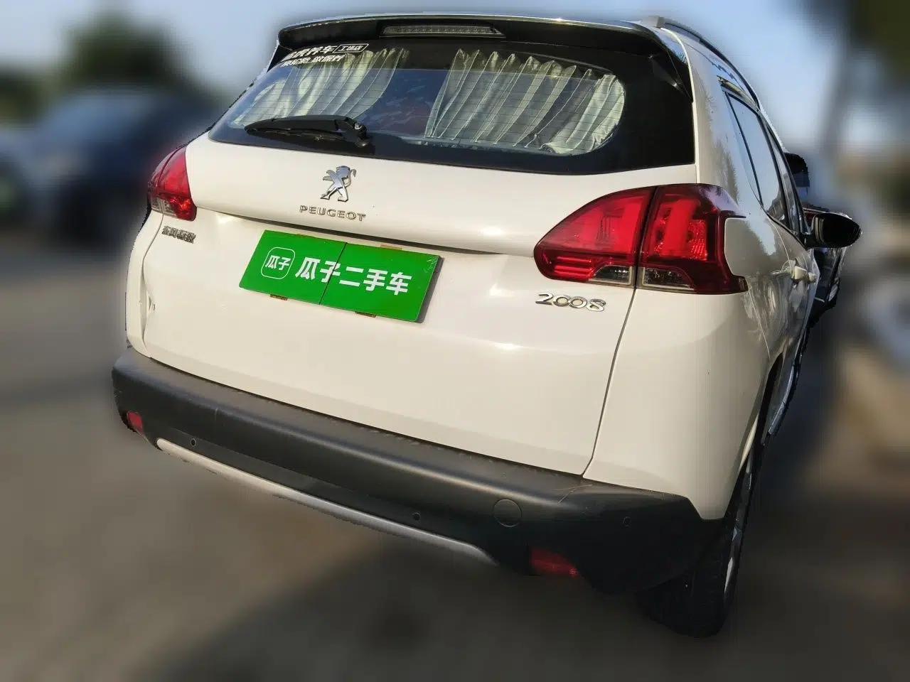 Peugeot 2008 2014 1.6L Automatic Fashion Edition — миниатюра 6