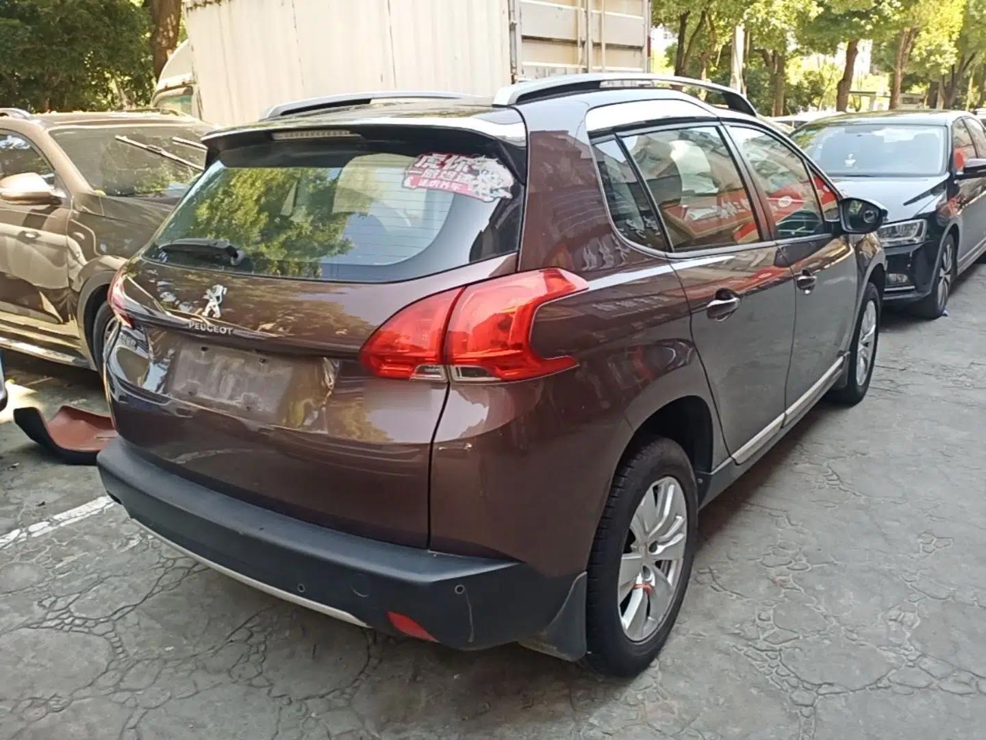 Peugeot 2008 2014 1.6L Manual Fashion Edition — миниатюра 6