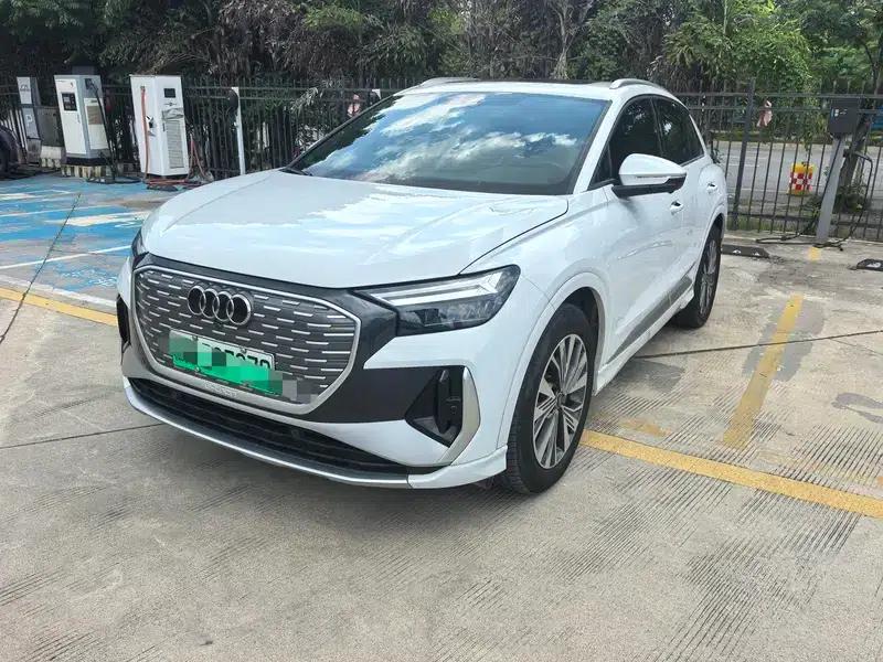 Audi Q4 e-tron 2023 Model 40 e-tron Adventure Edition — миниатюра 1