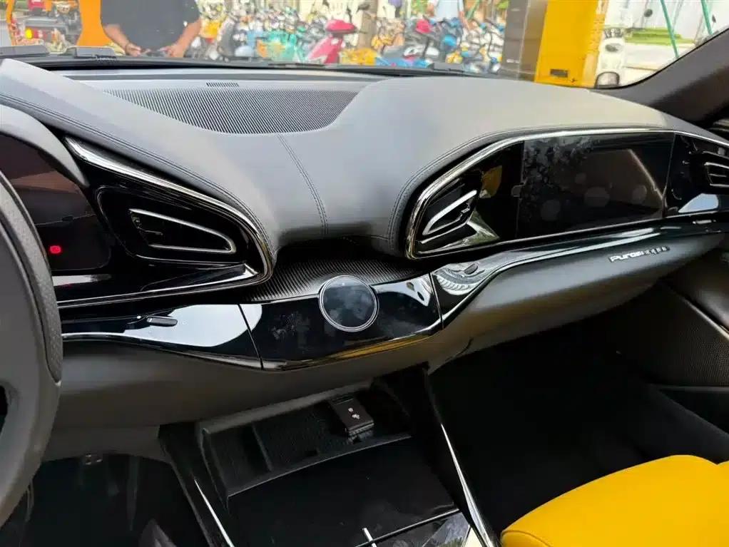 2023 Purosangue 6.5L V12 — миниатюра 15
