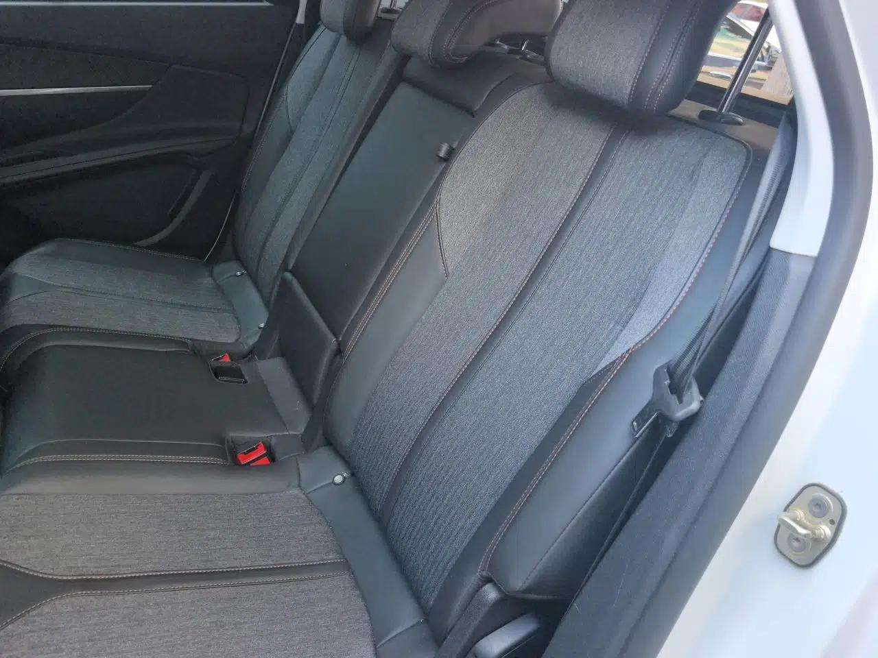 Peugeot 5008 2017 350THP 5-Seat Elite Edition — миниатюра 17