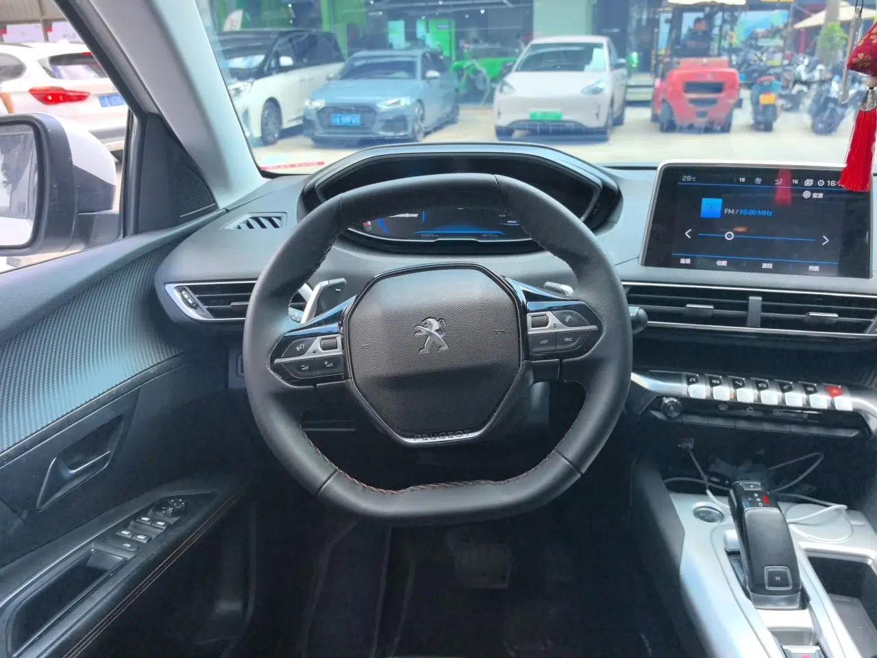 Peugeot 5008 2017 350THP 5-Seat Elite Edition — миниатюра 10