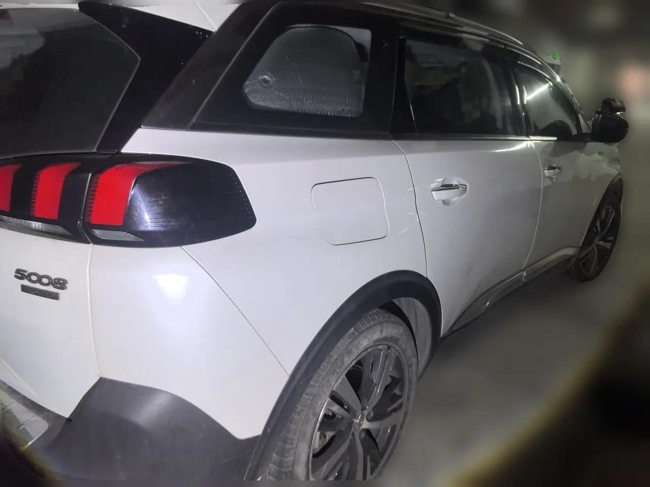 Peugeot 5008 2017 380THP 7-Seater Elite Edition — миниатюра 6