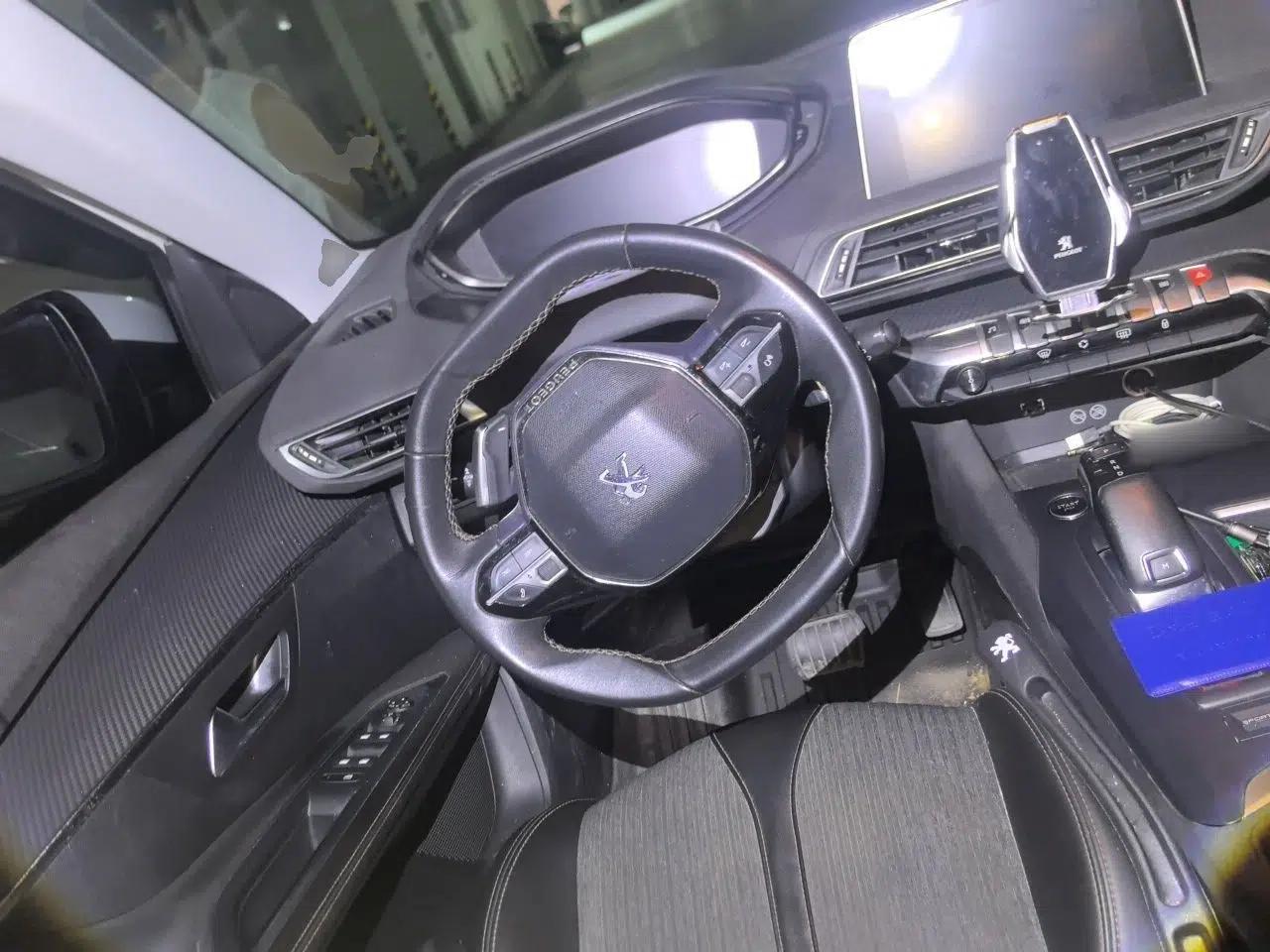Peugeot 5008 2017 380THP 7-Seater Elite Edition — миниатюра 10
