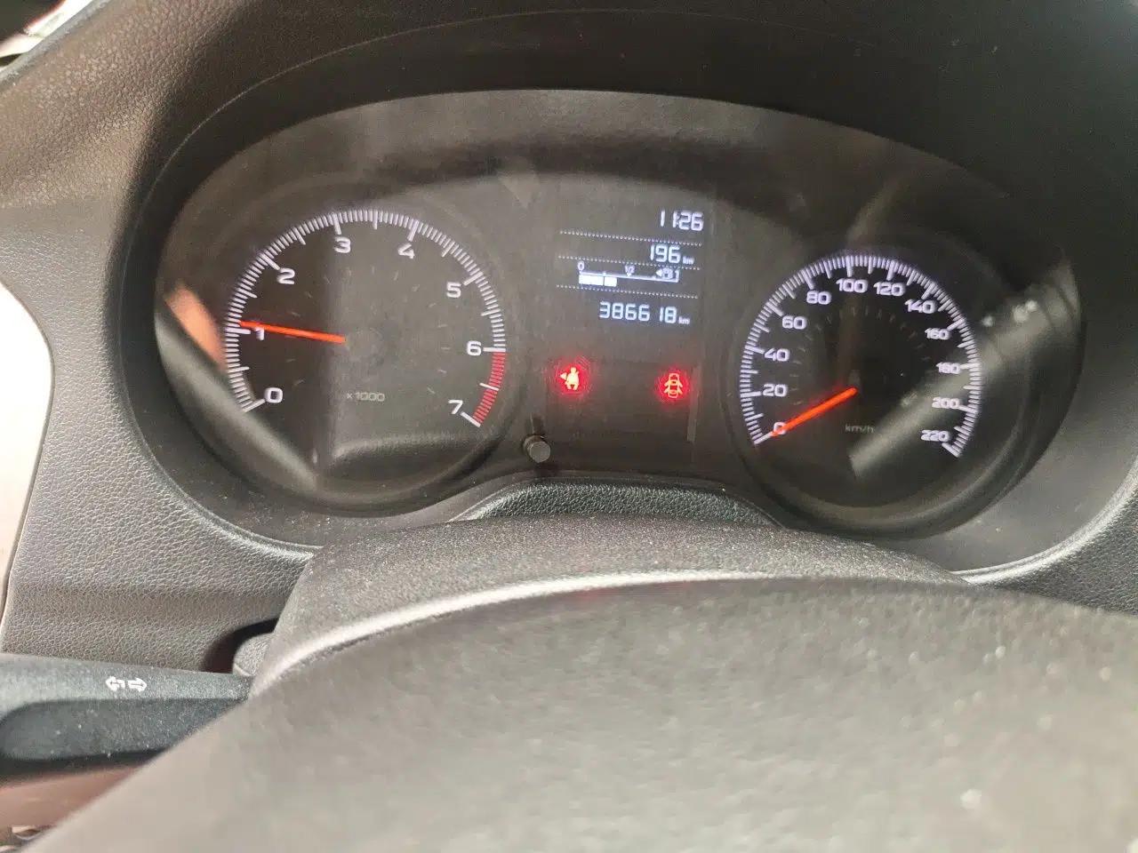 Peugeot 301 2018 1.6L Manual Comfort Edition — миниатюра 11