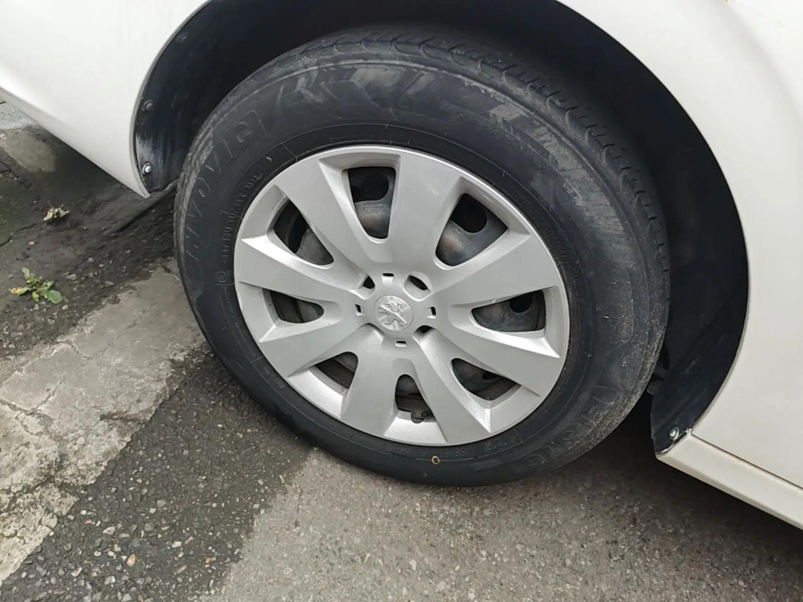 Peugeot 301 2018 1.6L Manual Comfort Edition — миниатюра 11
