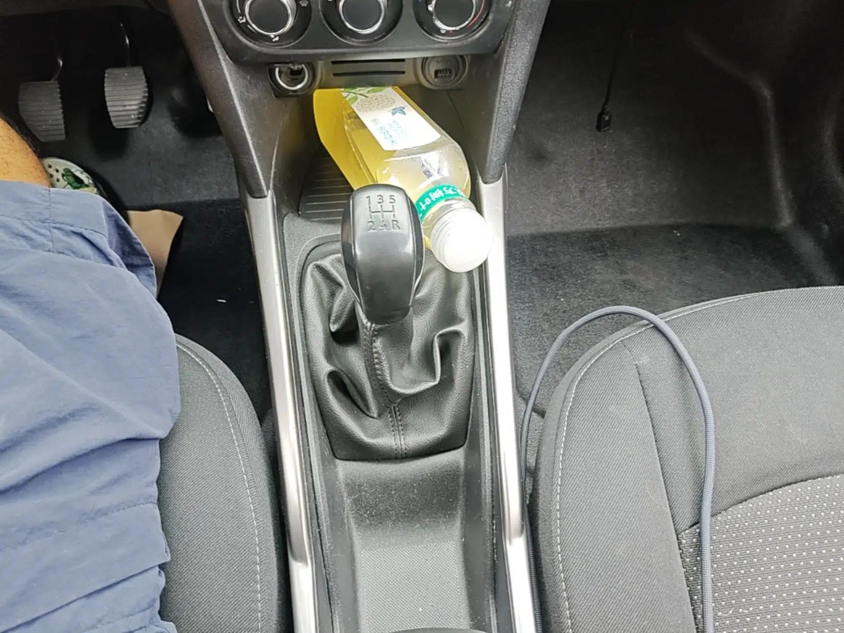Peugeot 301 2018 1.6L Manual Comfort Edition — миниатюра 16
