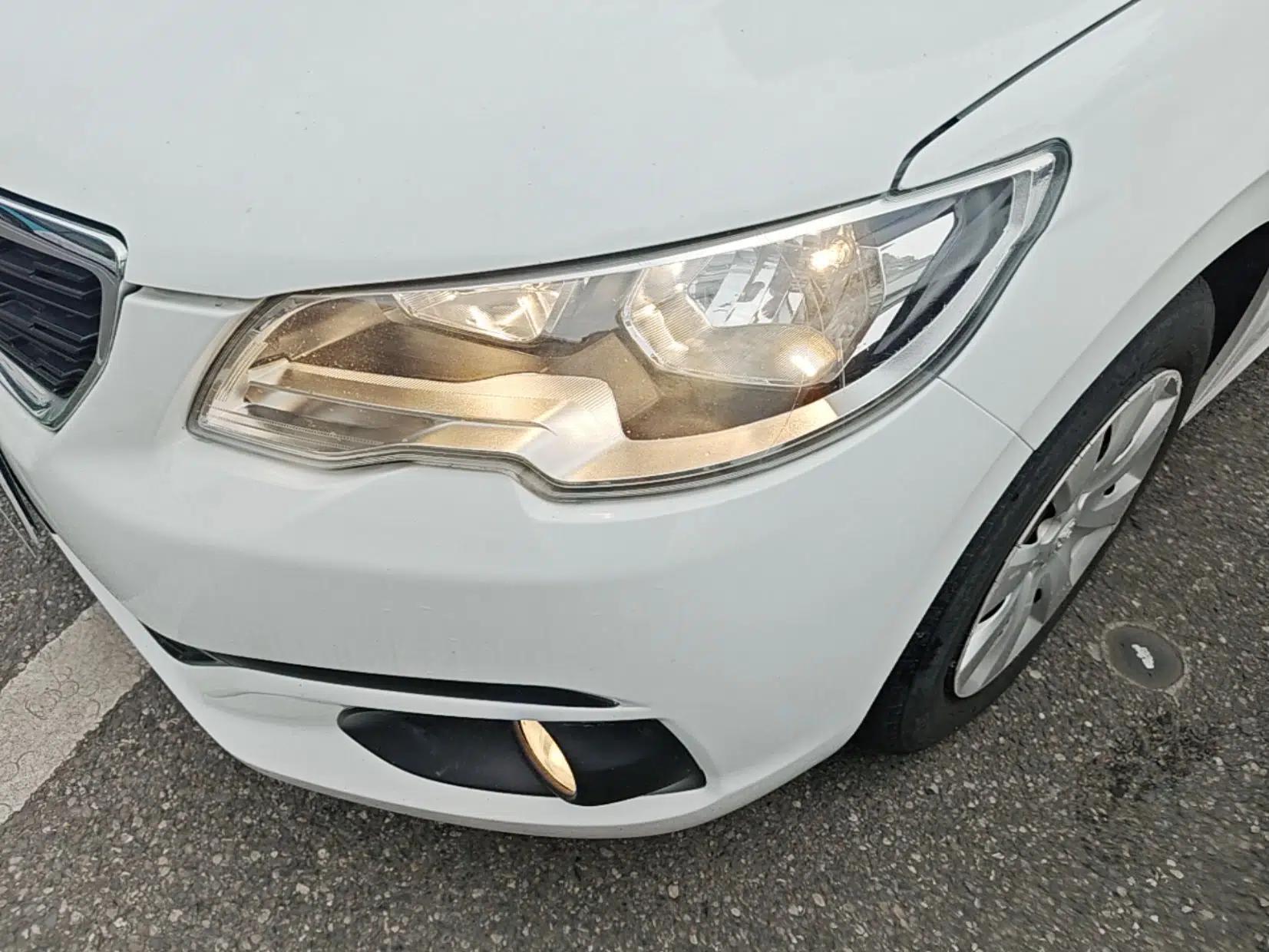 Peugeot 301 2018 1.6L Manual Comfort Edition — миниатюра 8