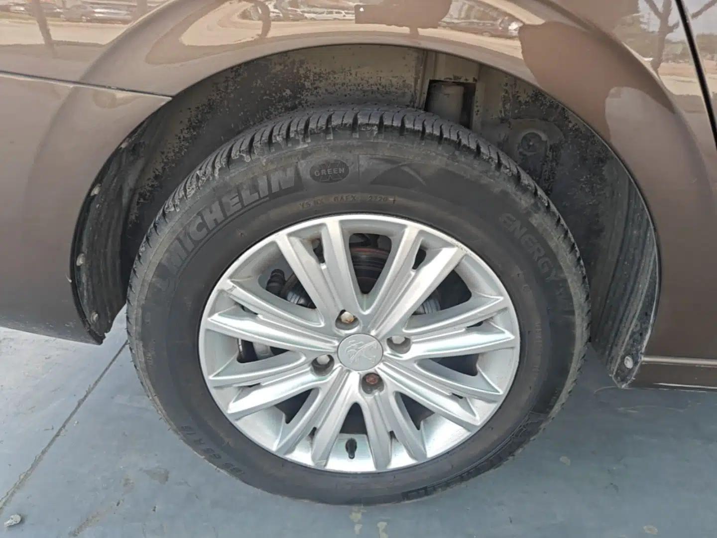 Peugeot 301 2014 1.6L Automatic Comfort Edition — миниатюра 11