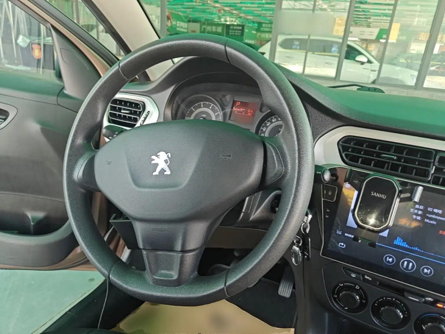 Peugeot 301 2014 1.6L Automatic Comfort Edition — миниатюра 13