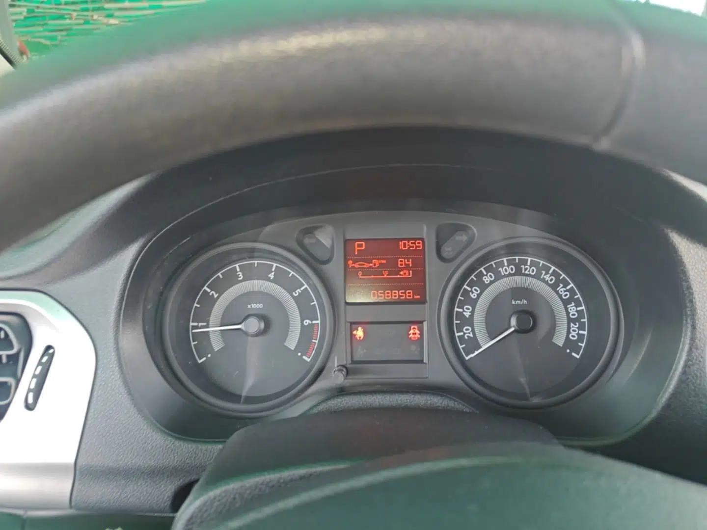 Peugeot 301 2014 1.6L Automatic Comfort Edition — миниатюра 14