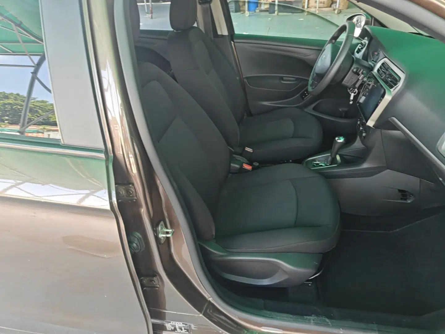 Peugeot 301 2014 1.6L Automatic Comfort Edition — миниатюра 19