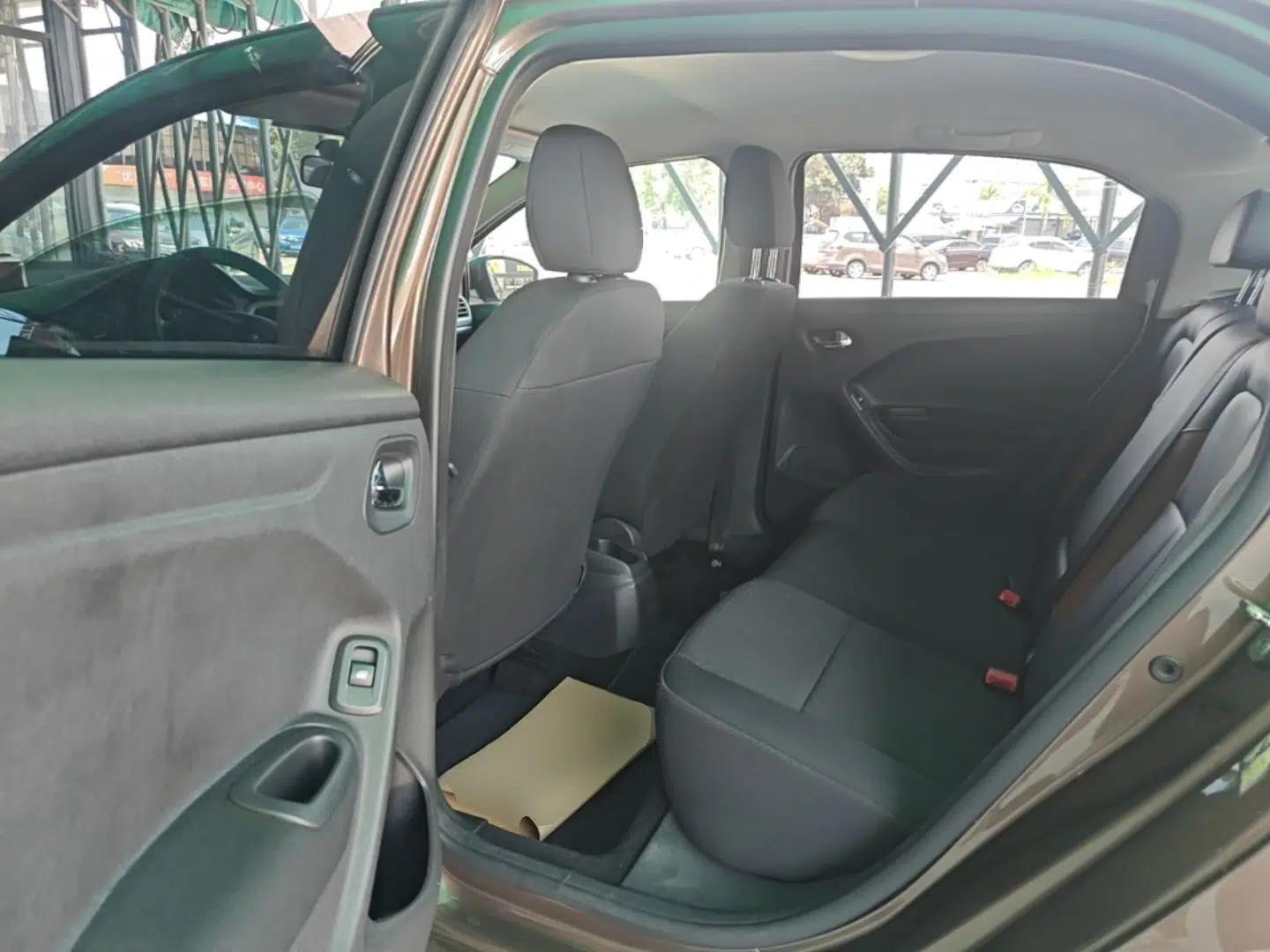 Peugeot 301 2014 1.6L Automatic Comfort Edition — миниатюра 20