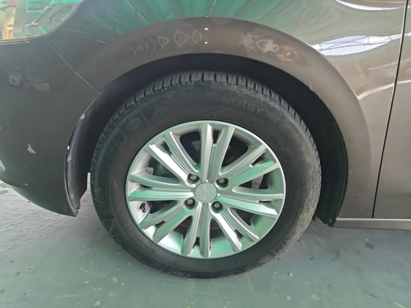 Peugeot 301 2014 1.6L Automatic Comfort Edition — миниатюра 10