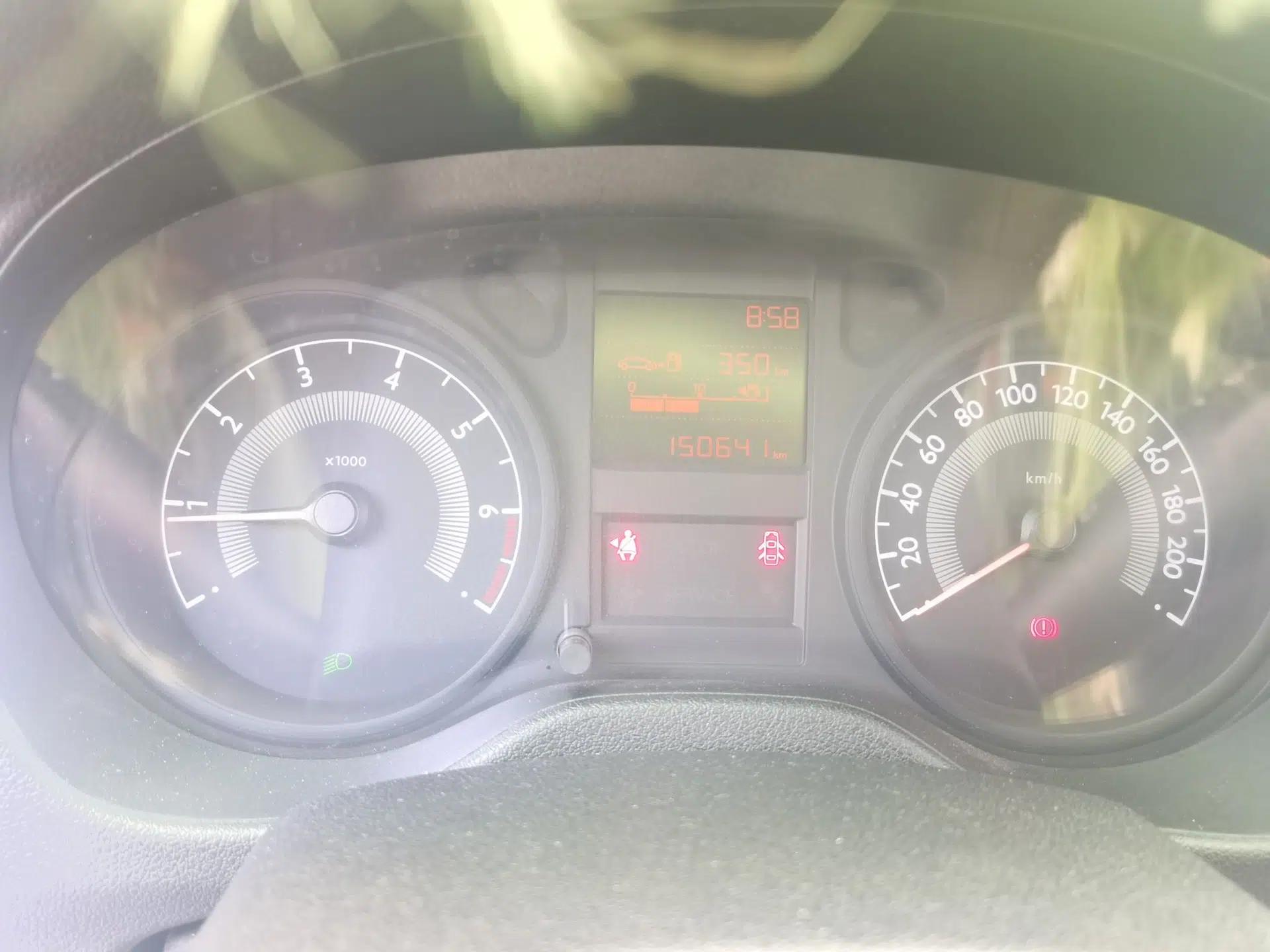 Peugeot 301 2016 1.6L Manual Comfort Edition — миниатюра 12