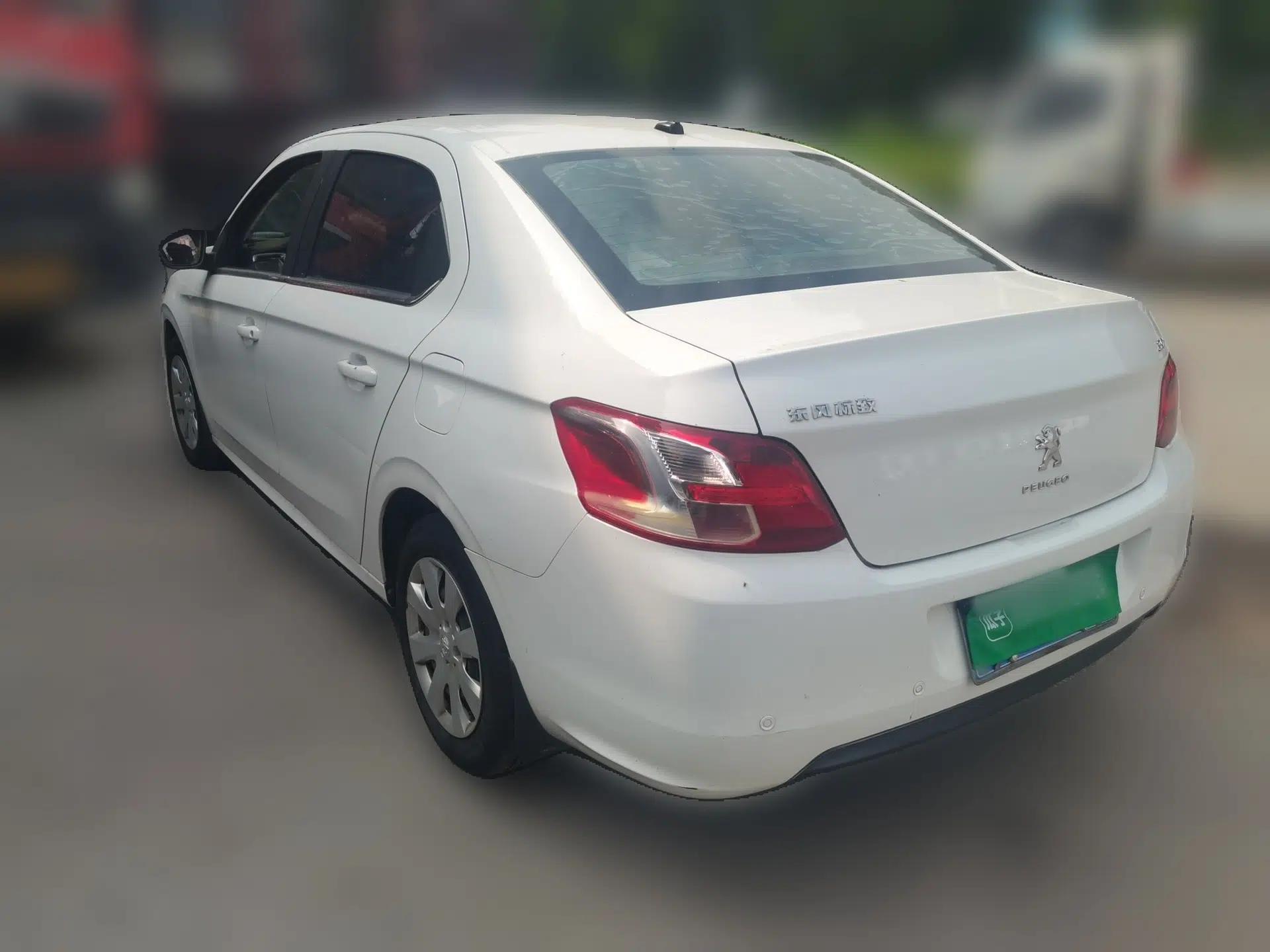 Peugeot 301 2016 1.6L Manual Comfort Edition — миниатюра 4