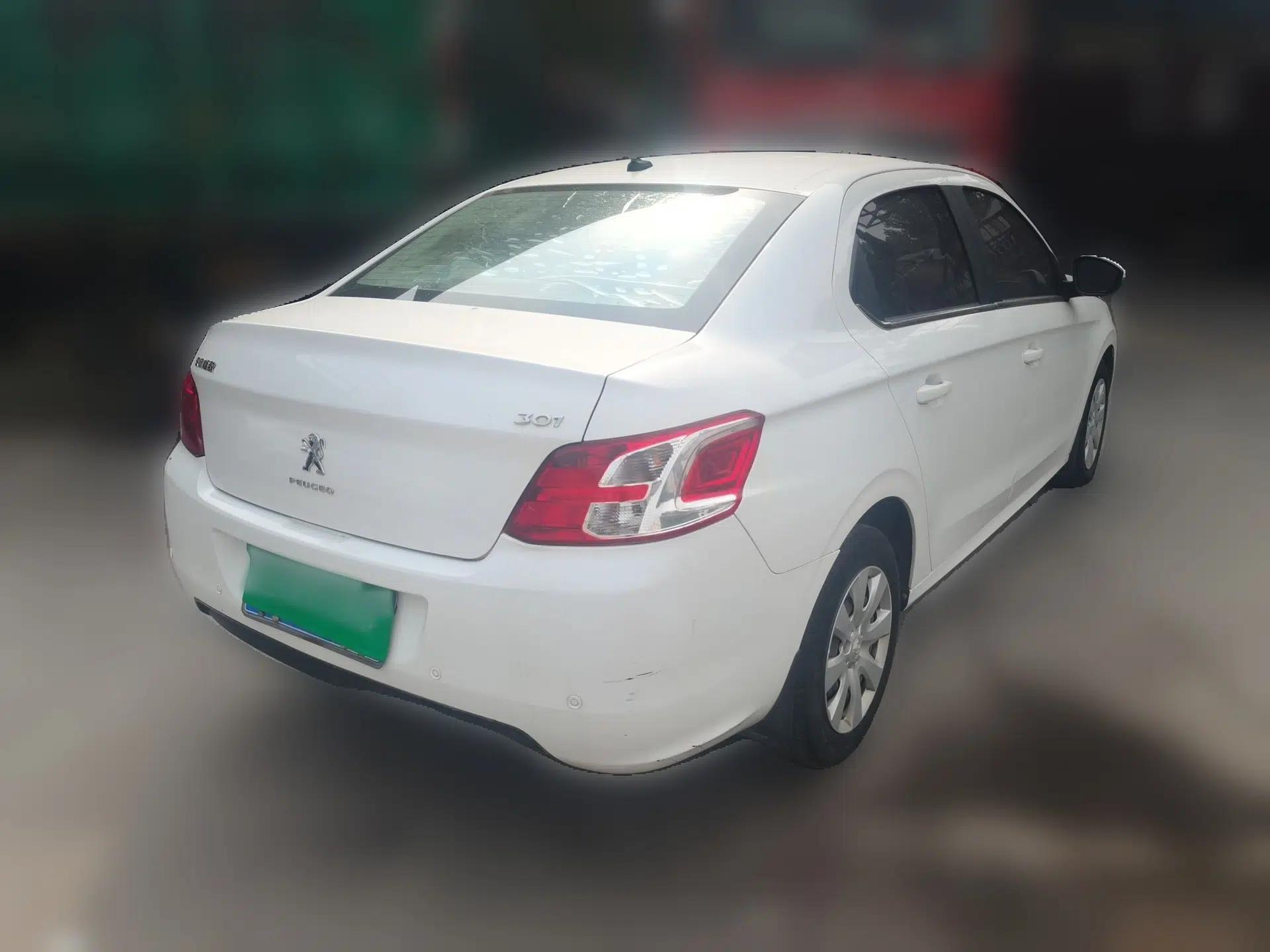 Peugeot 301 2016 1.6L Manual Comfort Edition — миниатюра 6