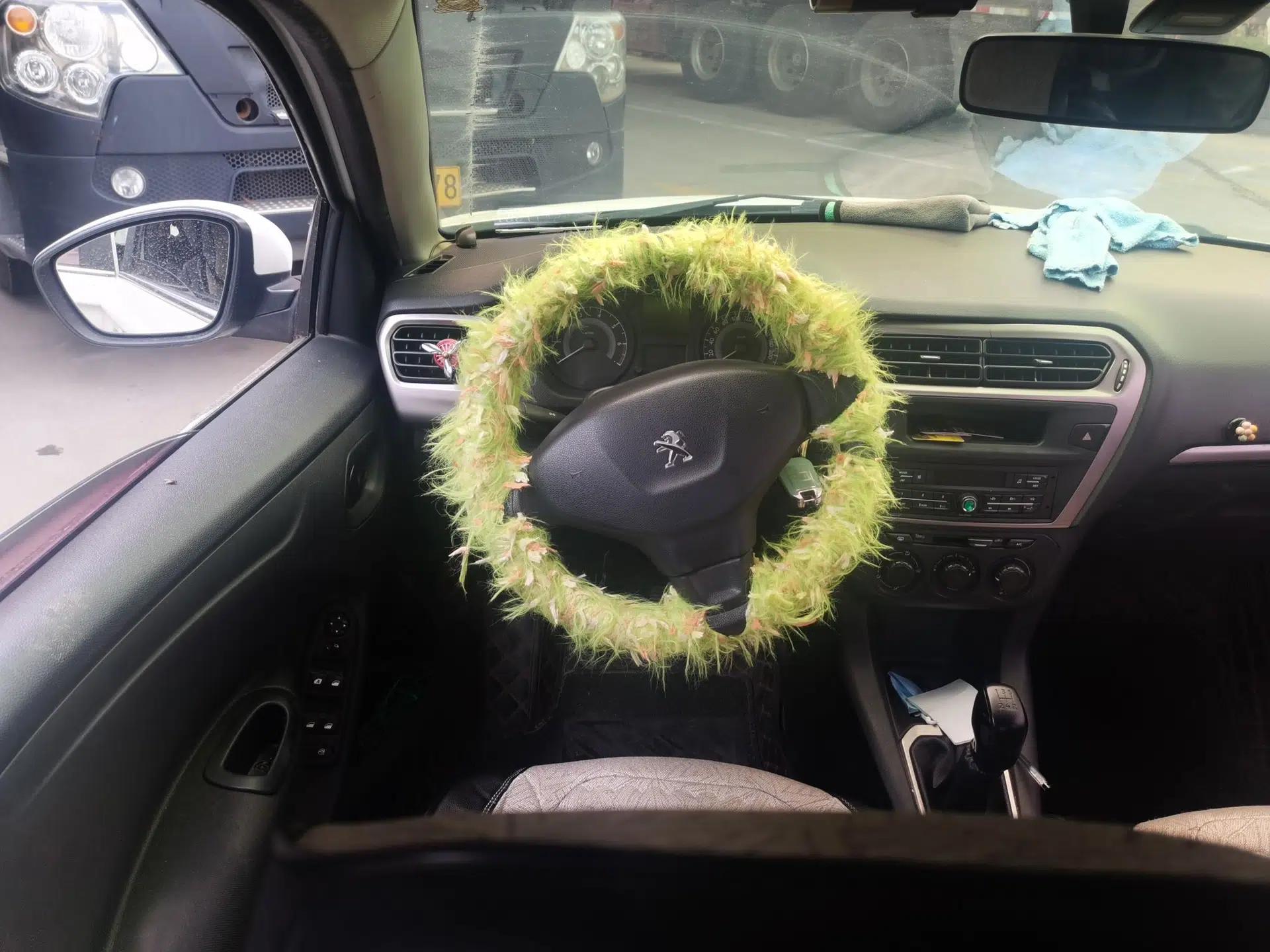 Peugeot 301 2016 1.6L Manual Comfort Edition — миниатюра 10