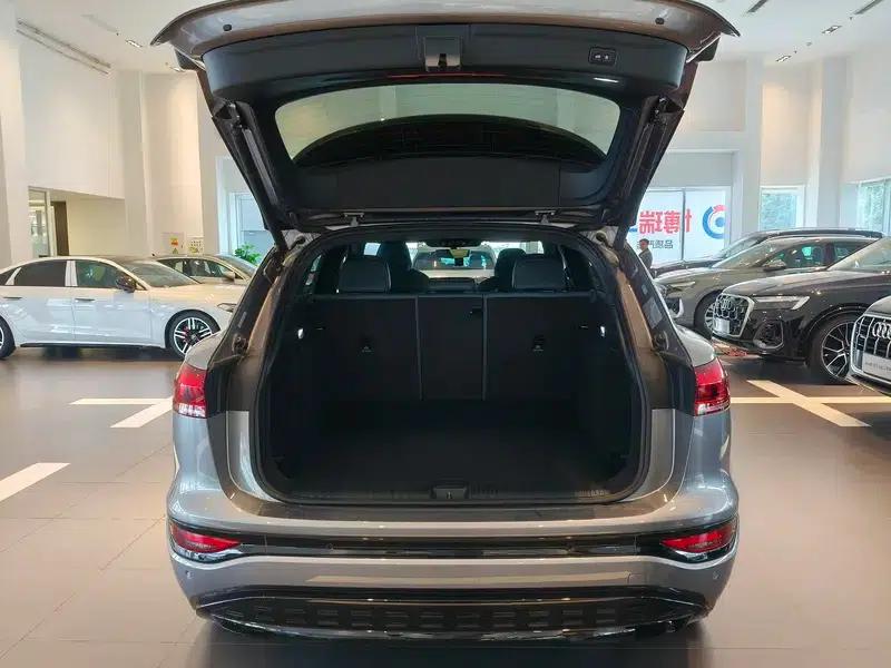 Audi Q6L e-tron 2026 First Edition — миниатюра 17