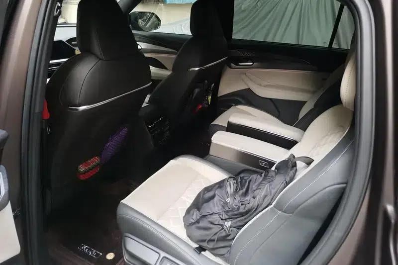 Audi Q6 2023 50TFSI quattro Lingyun Edition One Flying Rider Package — миниатюра 16