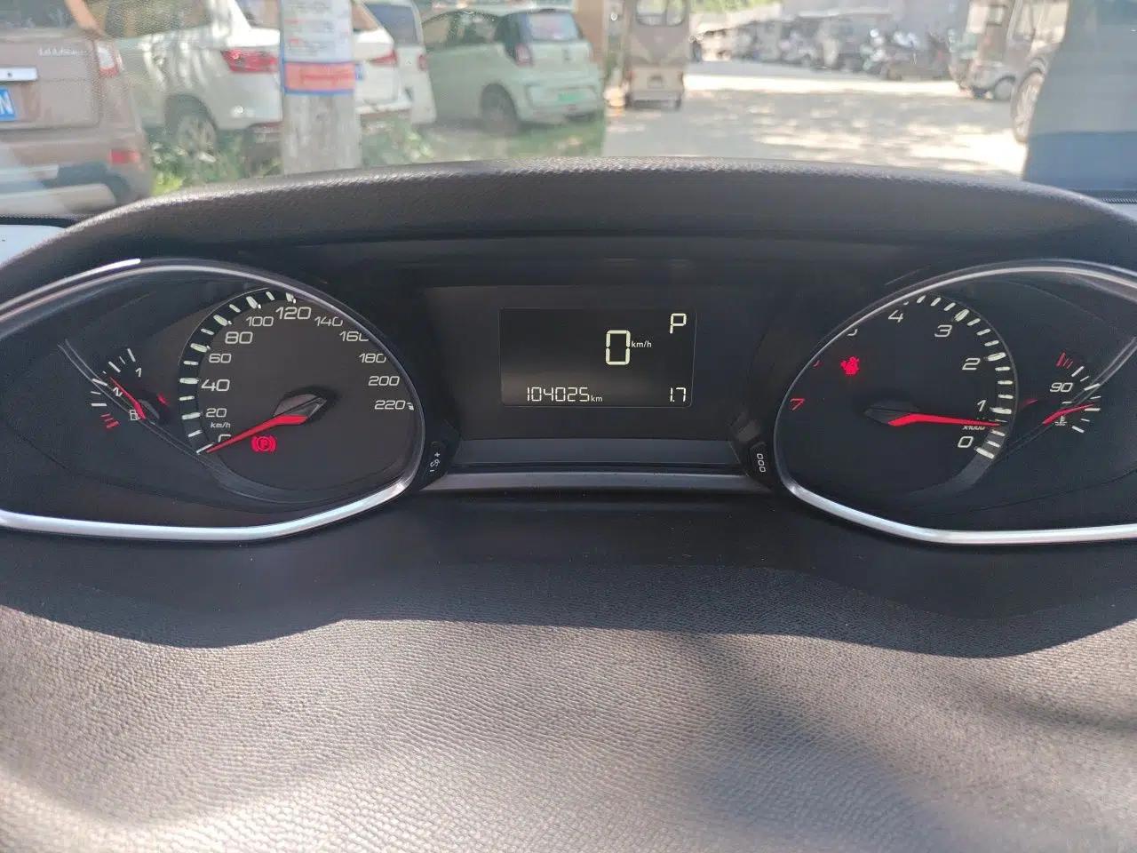 Peugeot 308S 2015 1.2T Automatic Jingchi Edition — миниатюра 11