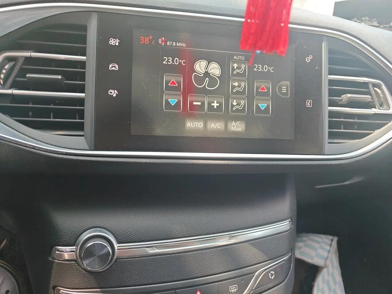 Peugeot 308S 2015 1.2T Automatic Jingchi Edition — миниатюра 13