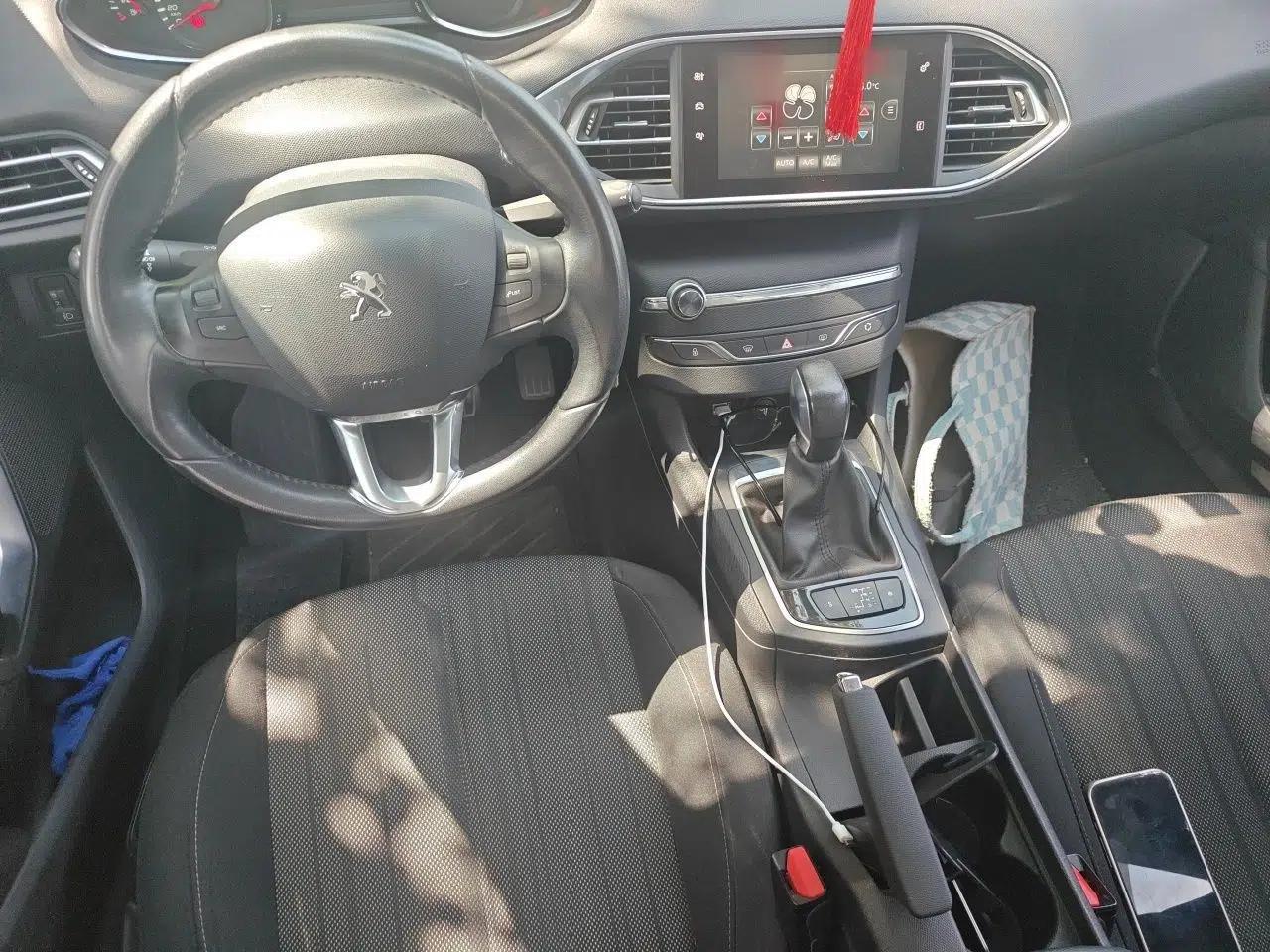 Peugeot 308S 2015 1.2T Automatic Jingchi Edition — миниатюра 9
