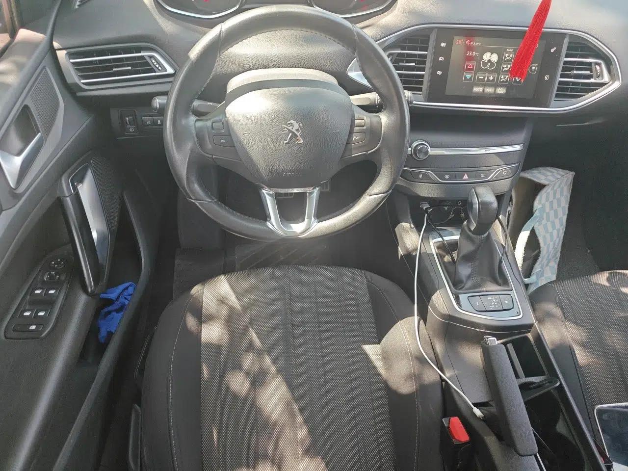 Peugeot 308S 2015 1.2T Automatic Jingchi Edition — миниатюра 10