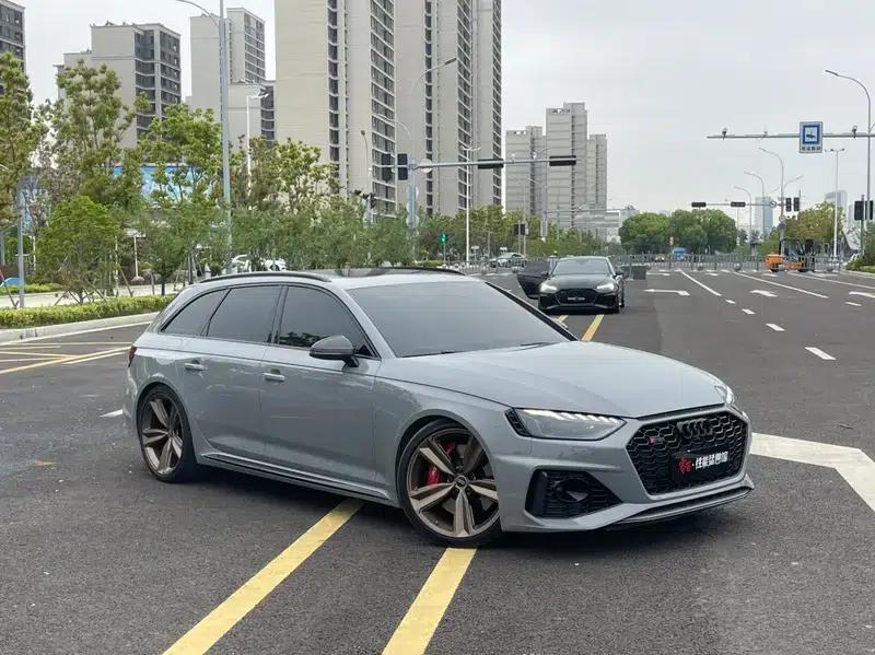 2022 Audi RS 4 RS4 2.9T Avant Dark Gold Edition — миниатюра 3