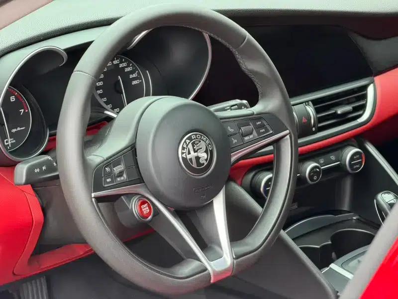 Giulia Juliet 2017 2.0T 200HP Luxury Edition — миниатюра 11
