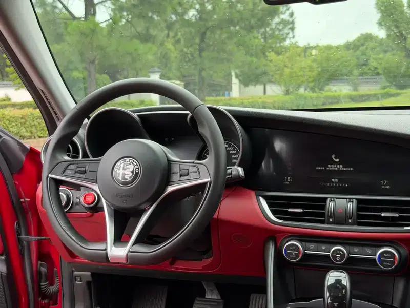 Giulia Juliet 2017 2.0T 200HP Luxury Edition — миниатюра 15