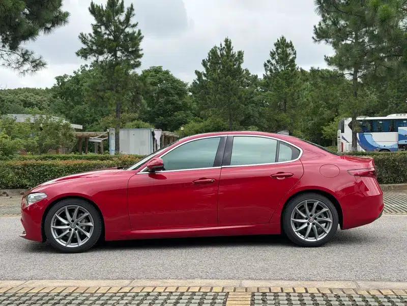 Giulia Juliet 2017 2.0T 200HP Luxury Edition — миниатюра 4