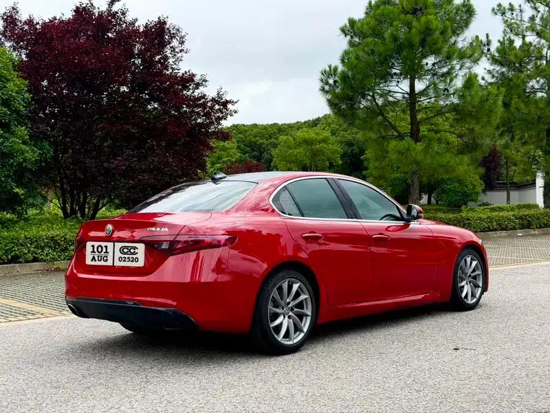 Giulia Juliet 2017 2.0T 200HP Luxury Edition — миниатюра 6